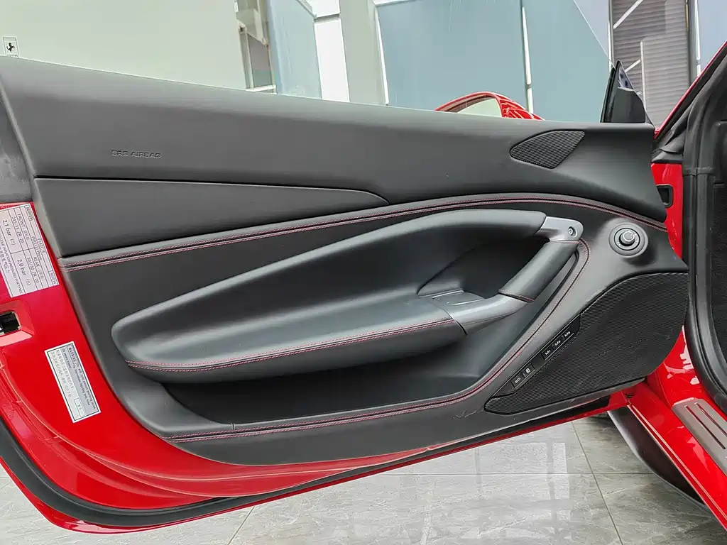 Ferrari F8 — миниатюра 10