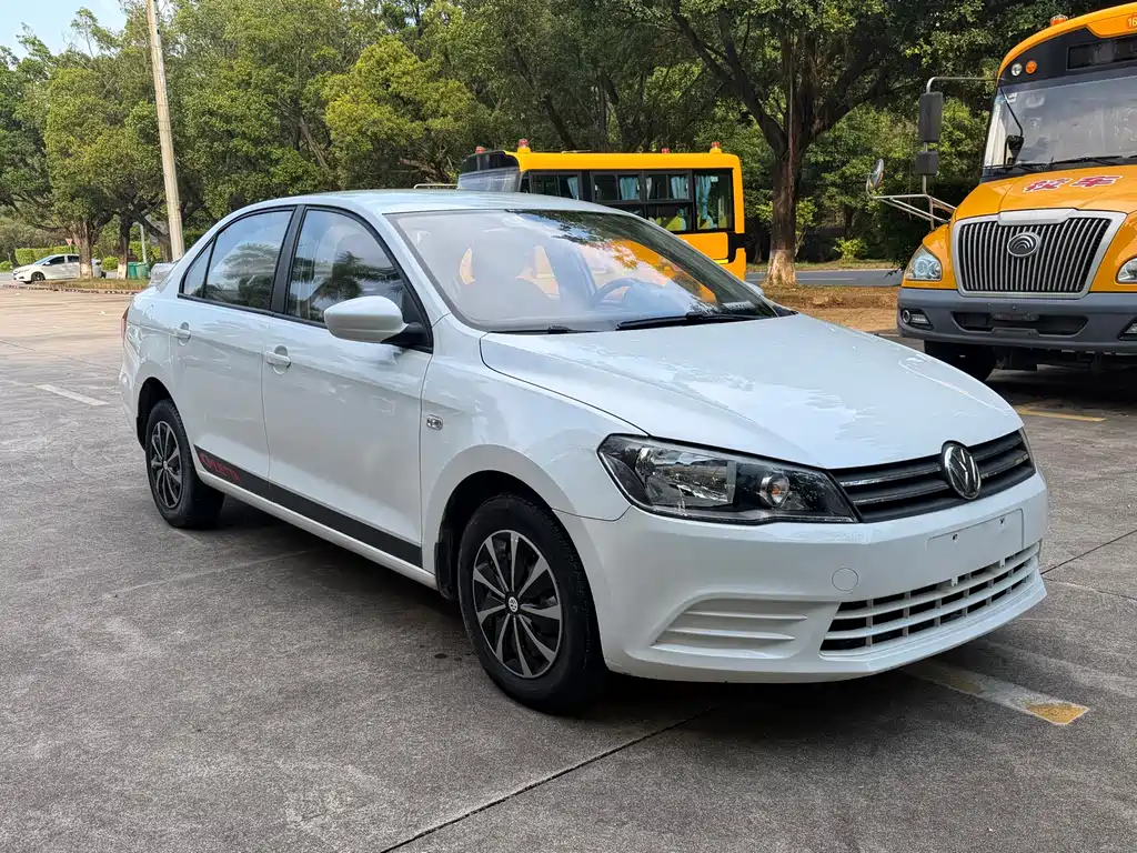 Volkswagen Jetta 1.6L Auto Fashion Type, фото 3