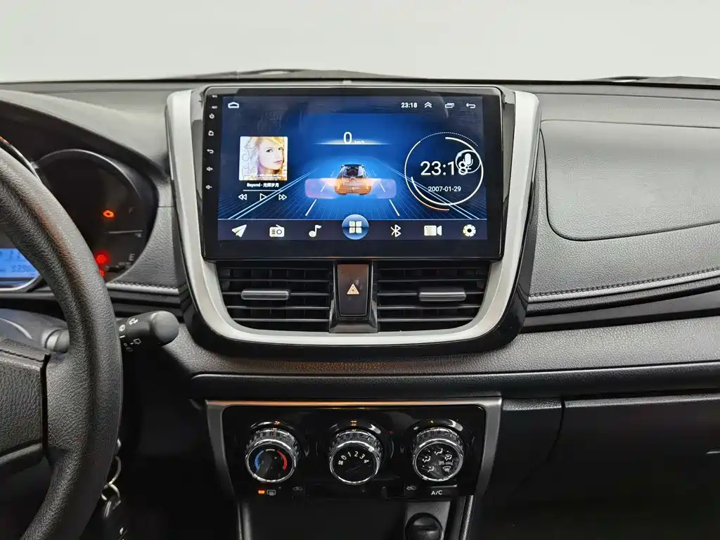 Toyota Yaris L — миниатюра 12