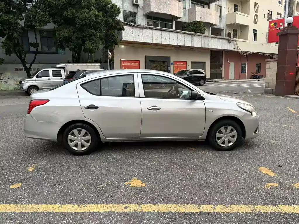 Nissan Sunny — миниатюра 4