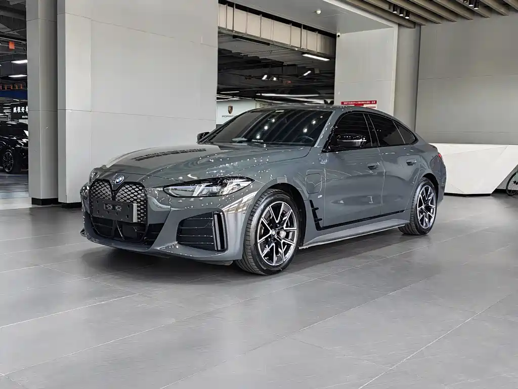 BMW i4