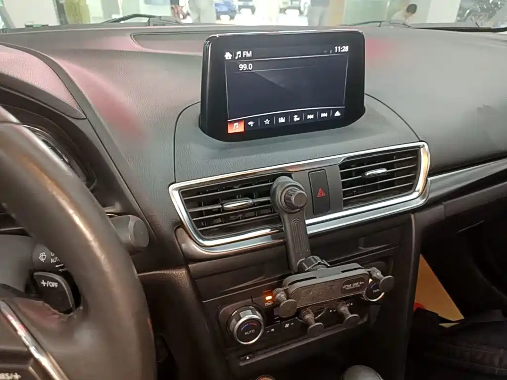 Mazda 3 Axela — миниатюра 13