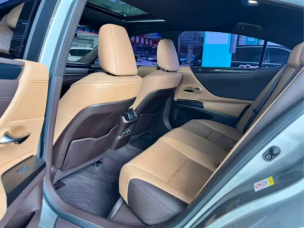 Lexus ES 2018 200 V