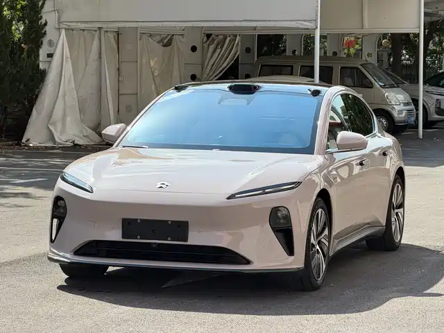 NIO ET5