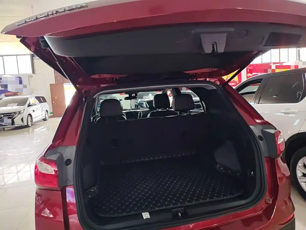 Chevrolet Equinox — миниатюра 19