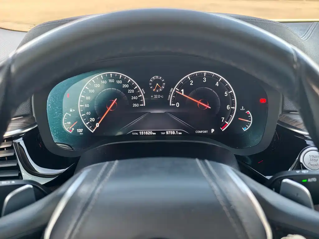 BMW 5 Series — миниатюра 7