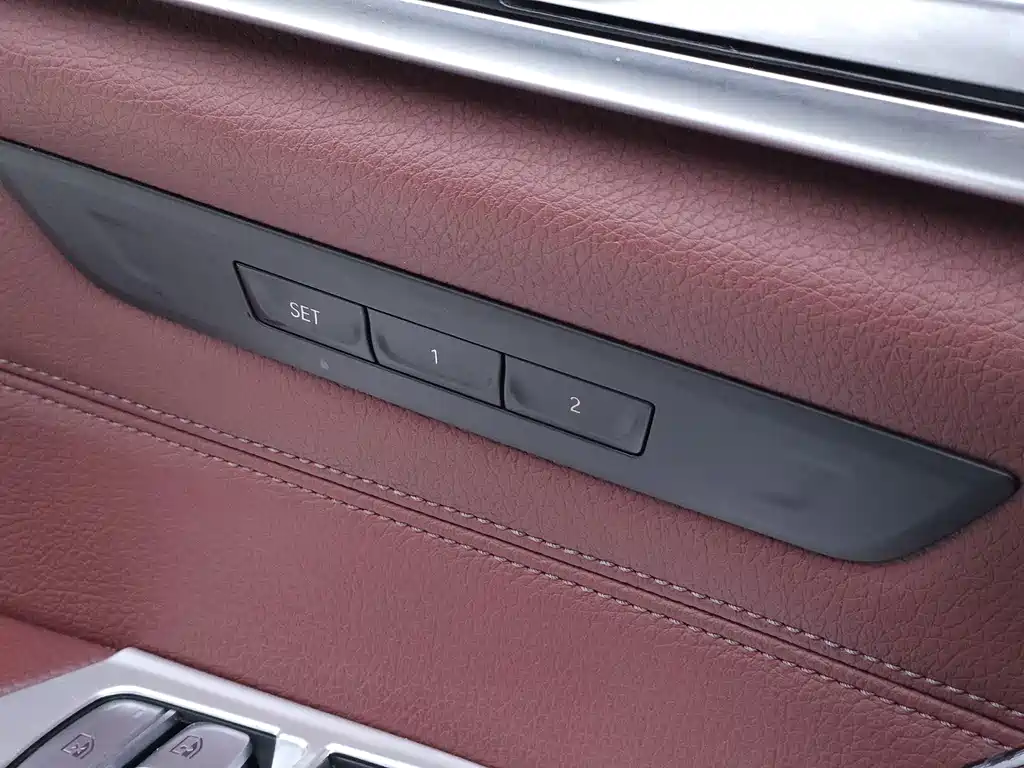 BMW 5 Series — миниатюра 16