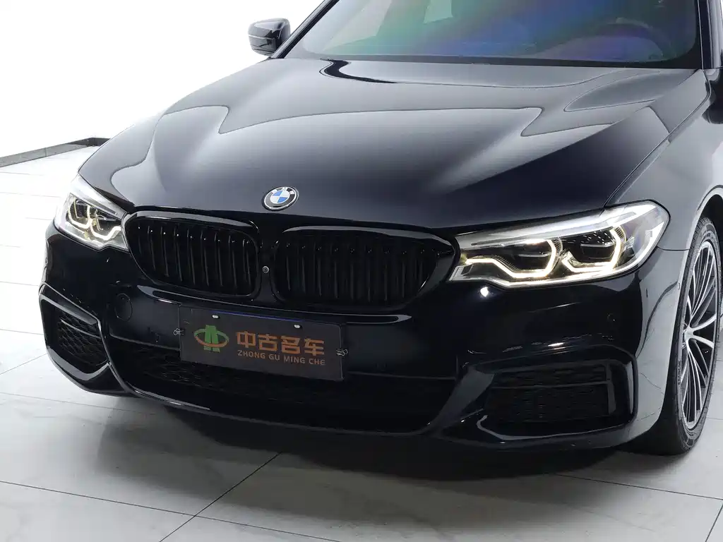 BMW 5 Series — миниатюра 24