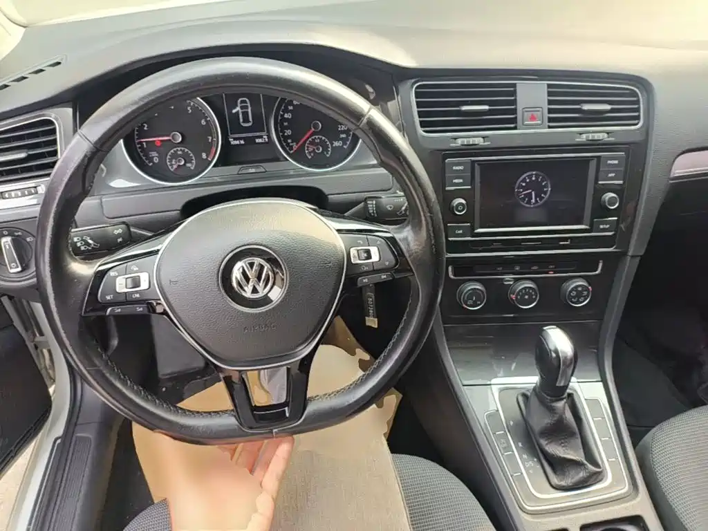 Volkswagen Golf 2018 230TSI AT Comfort