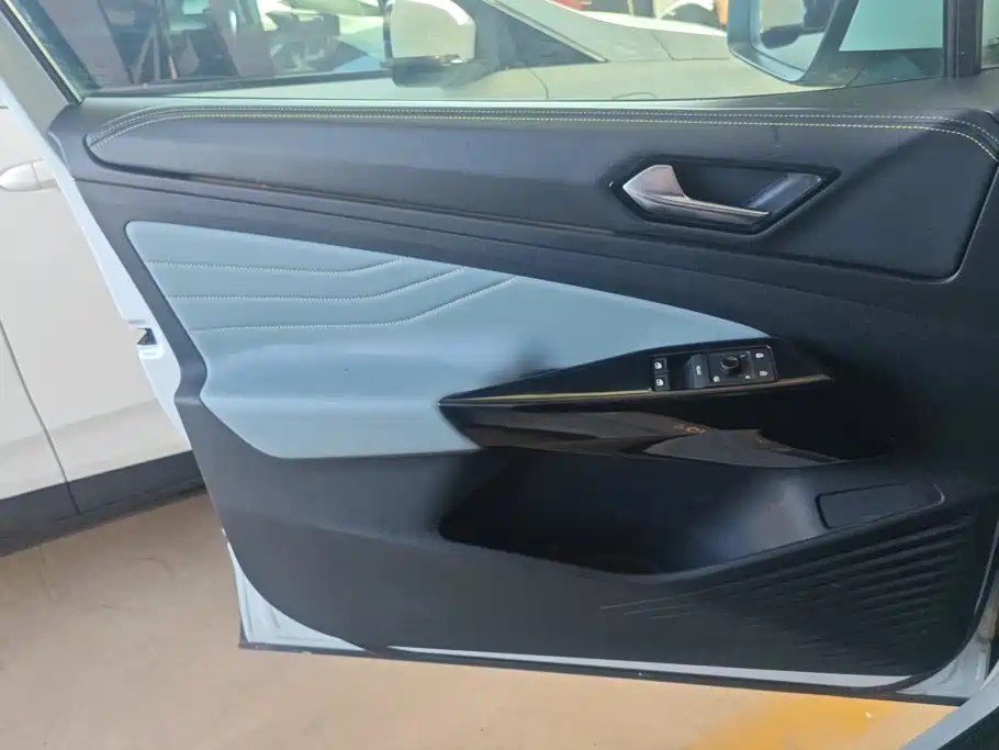 Volkswagen ID.4 X — миниатюра 7