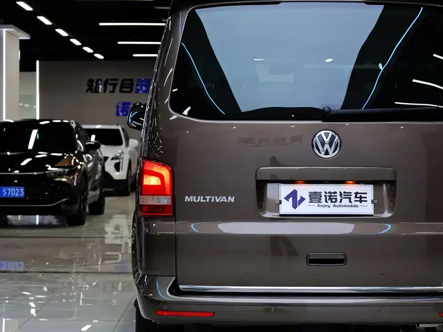 Volkswagen Multivan — миниатюра 8
