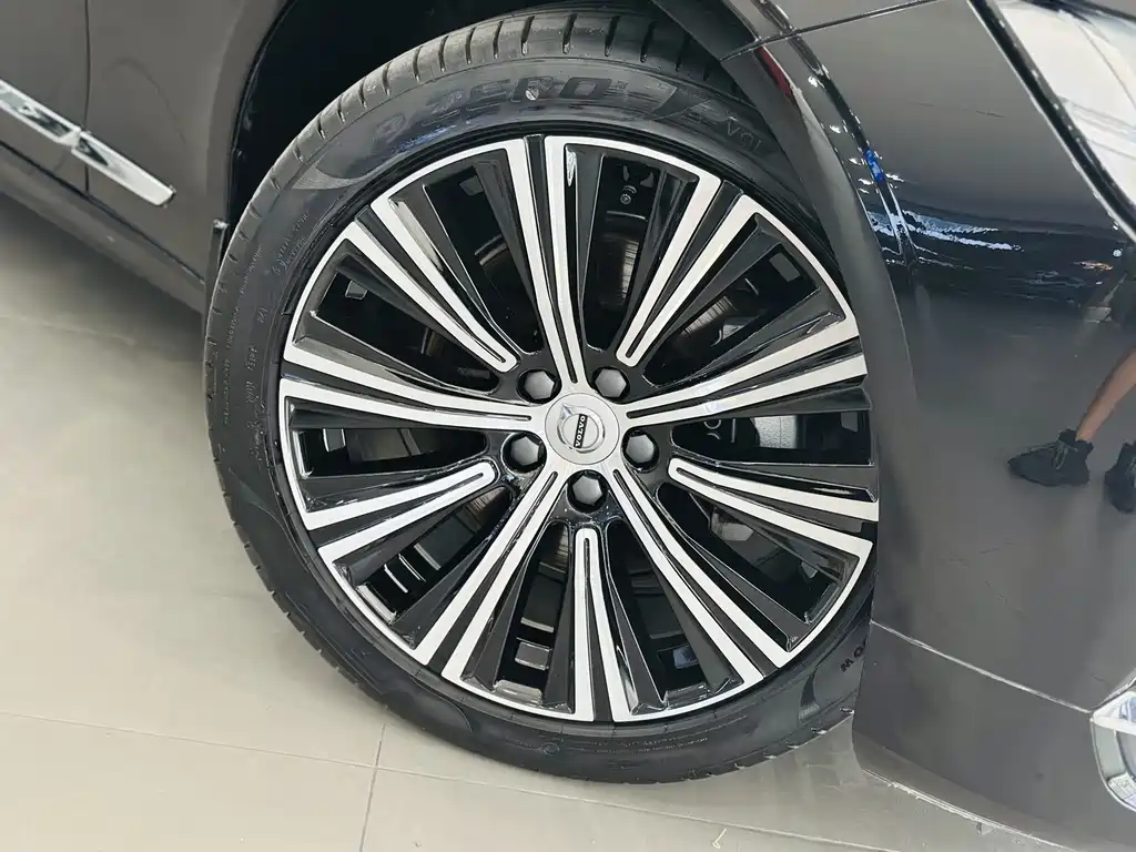 Volvo S90 — миниатюра 10