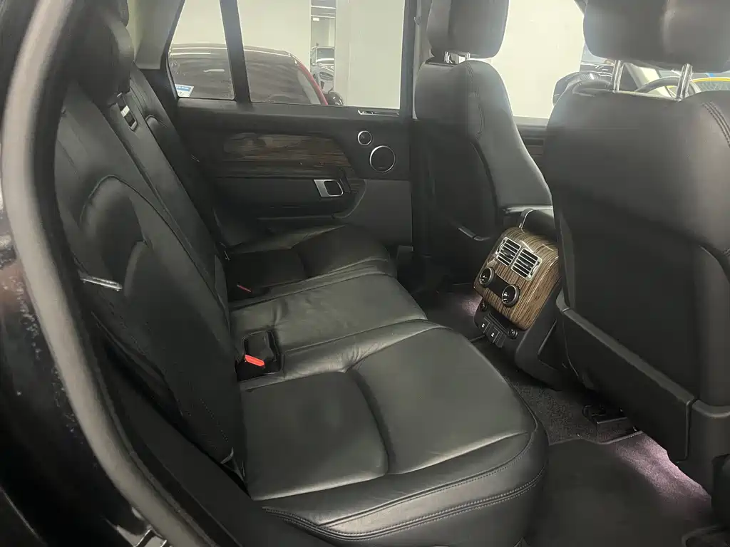 Land Rover Range Rover — миниатюра 9