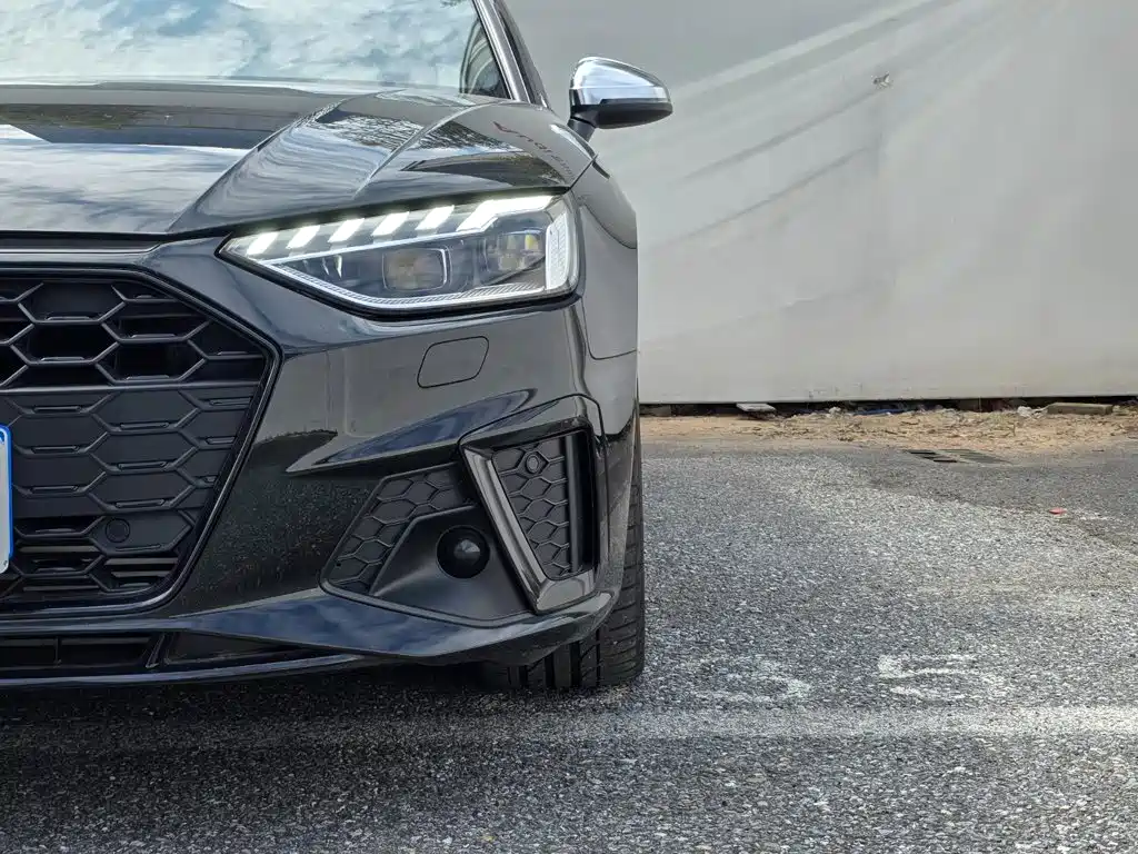 Audi S4