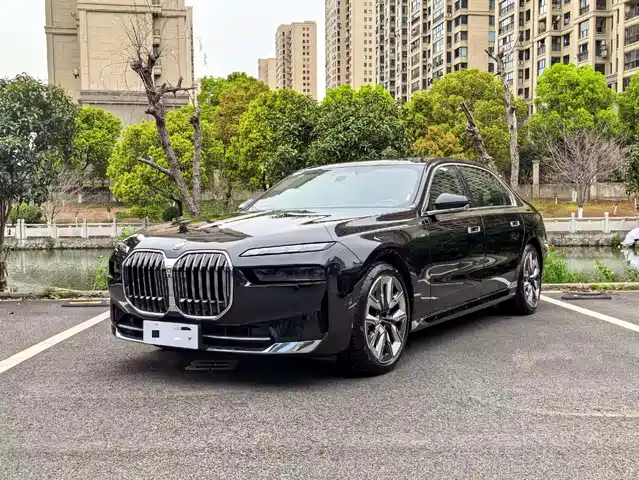 Bmw Bmw 7 Series Bmw 7 Series 2023 740li Exclusive M Sports Package — фото