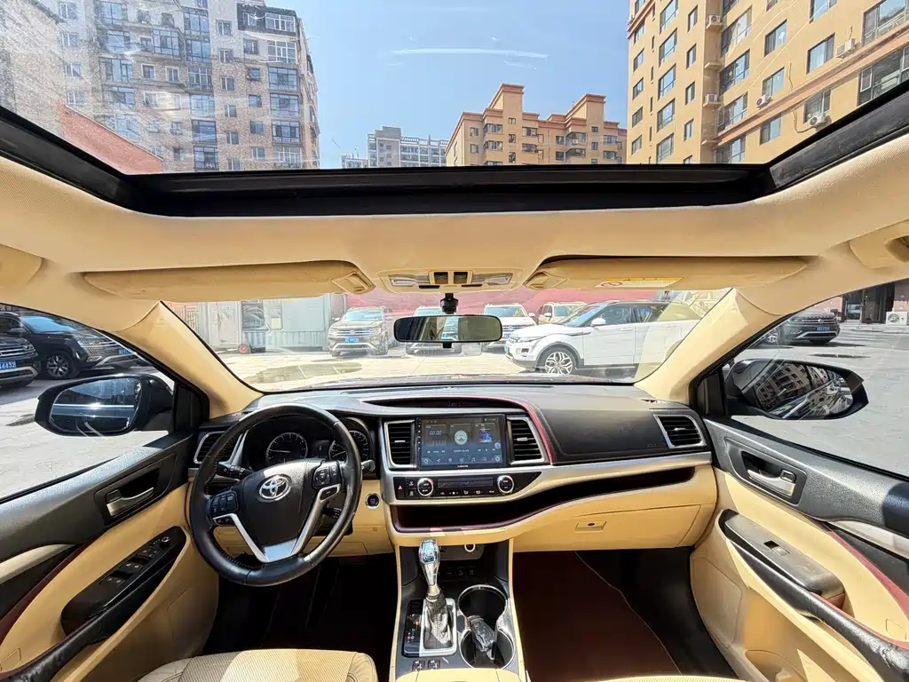 Toyota Highlander 2015 2.0T Luxury 7 мест