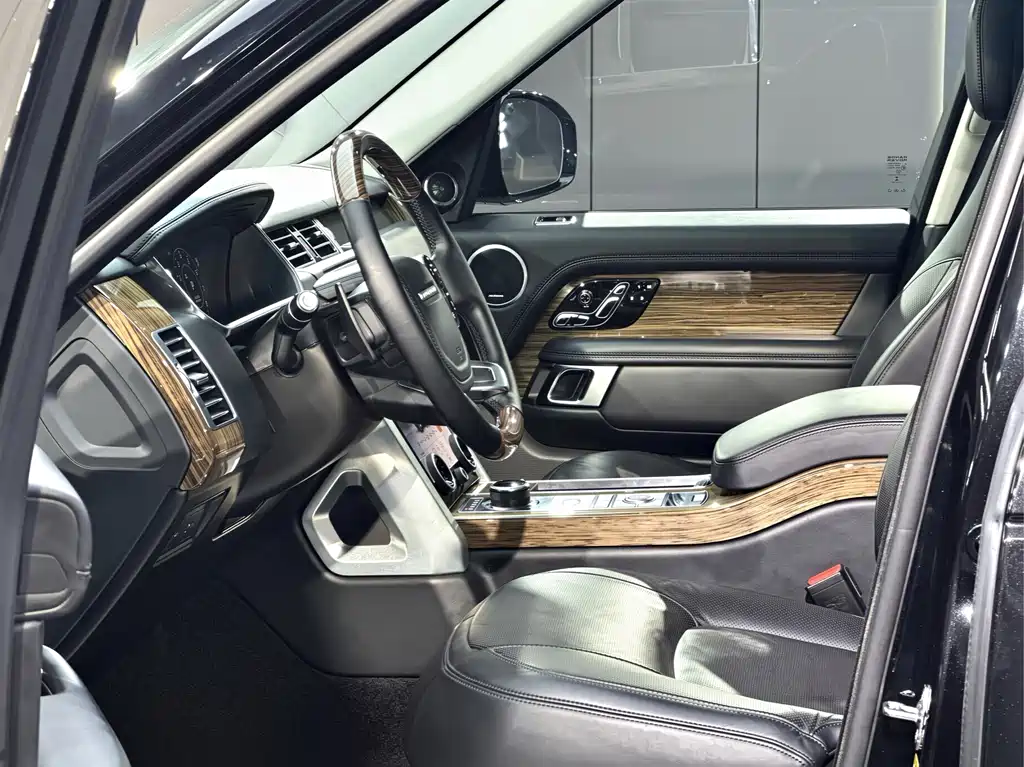 Land Rover Range Rover — миниатюра 4