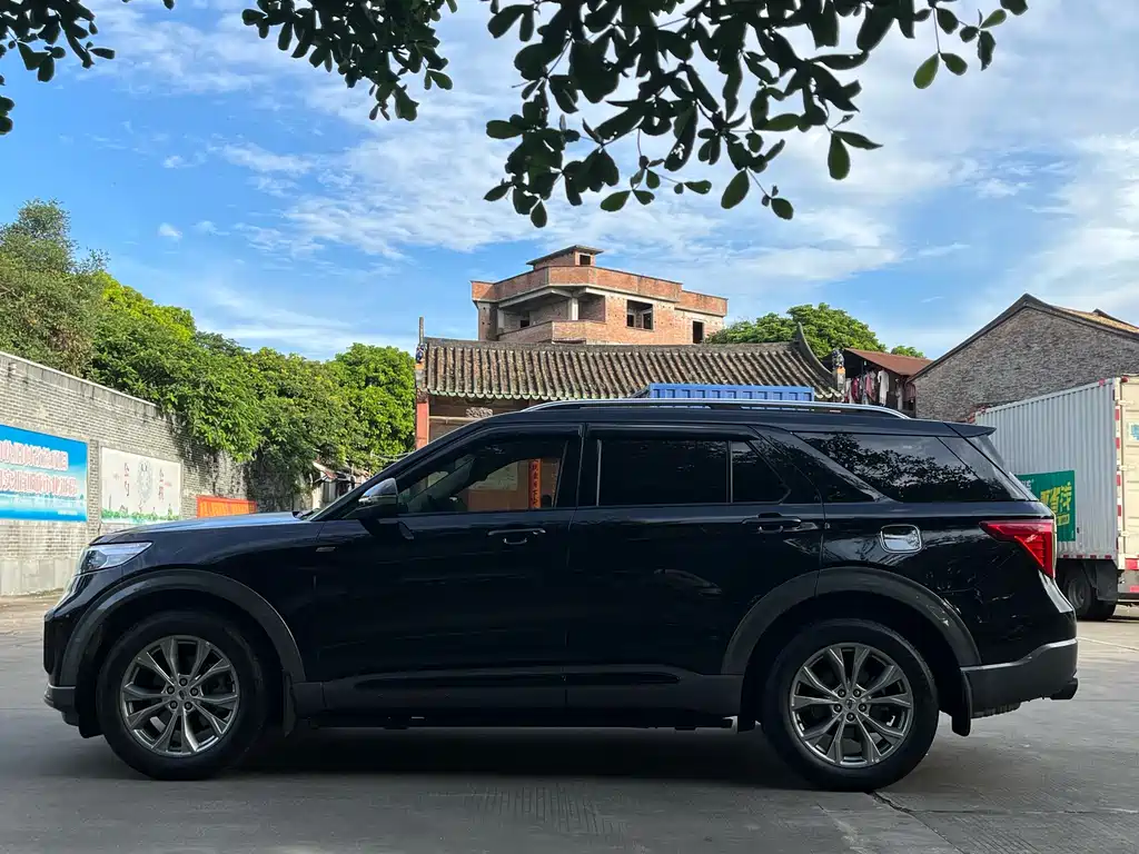 Ford Explorer — миниатюра 13