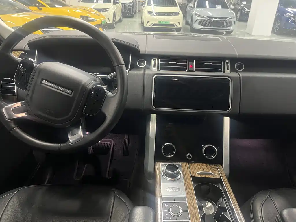 Land Rover Range Rover — миниатюра 12