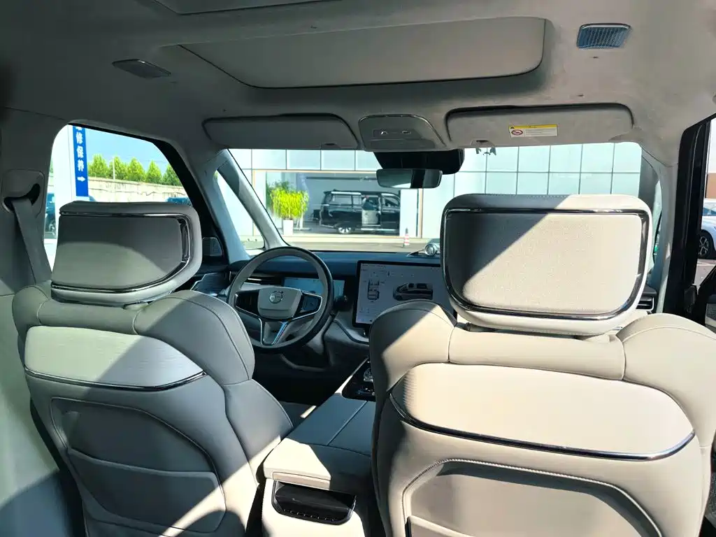 Volvo EM90 — миниатюра 18