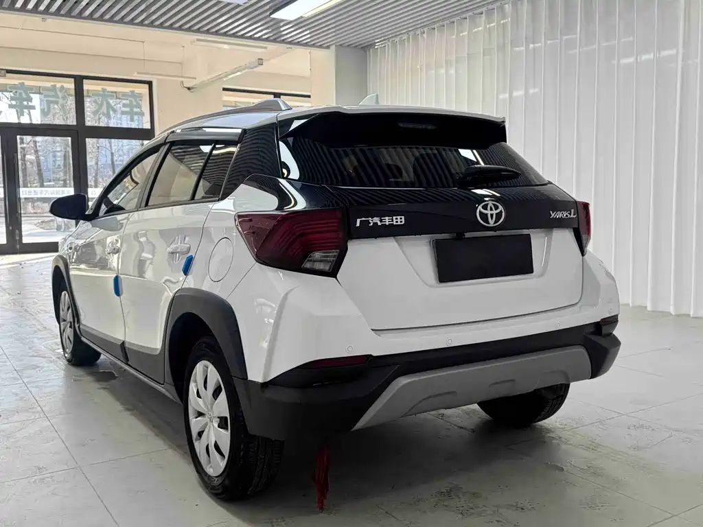 Toyota Yaris L — миниатюра 4
