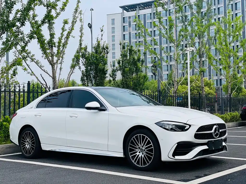 Mercedes-Benz C-Class — миниатюра 3