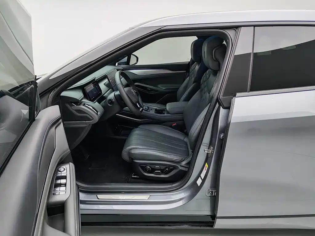 BYD L EV — миниатюра 4