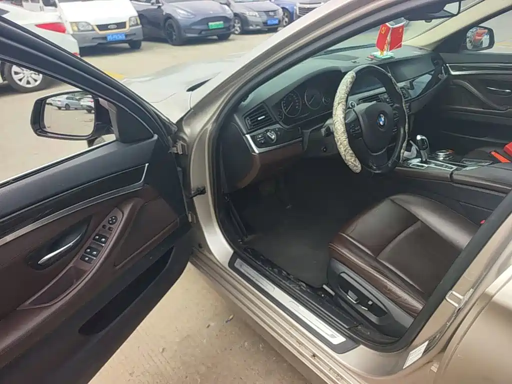 BMW 5 Series — миниатюра 14