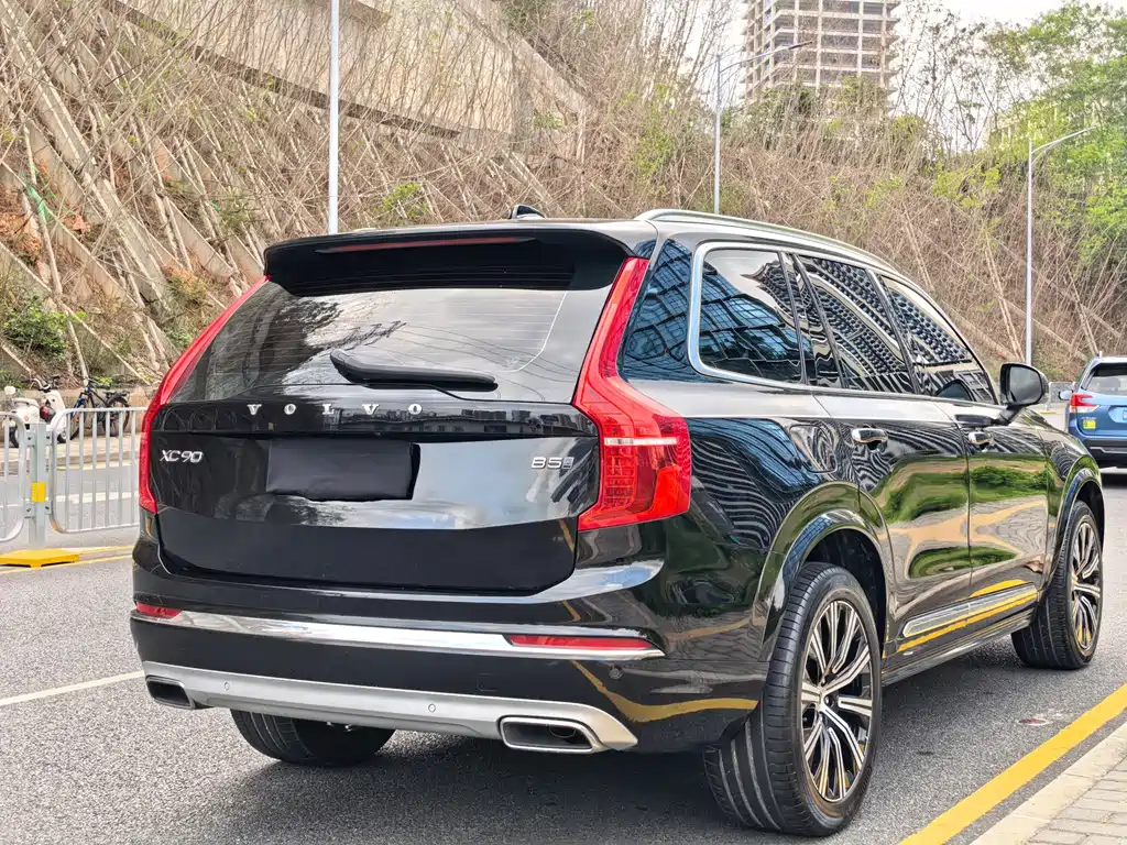 Volvo XC90 2021 B5 Luxury 7 мест