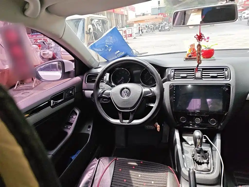 Volkswagen Sagitar 2015 230TSI AT Comfort