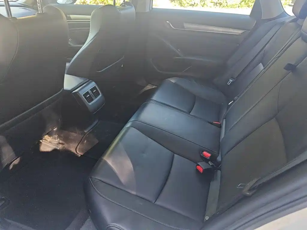 Honda Accord — миниатюра 18