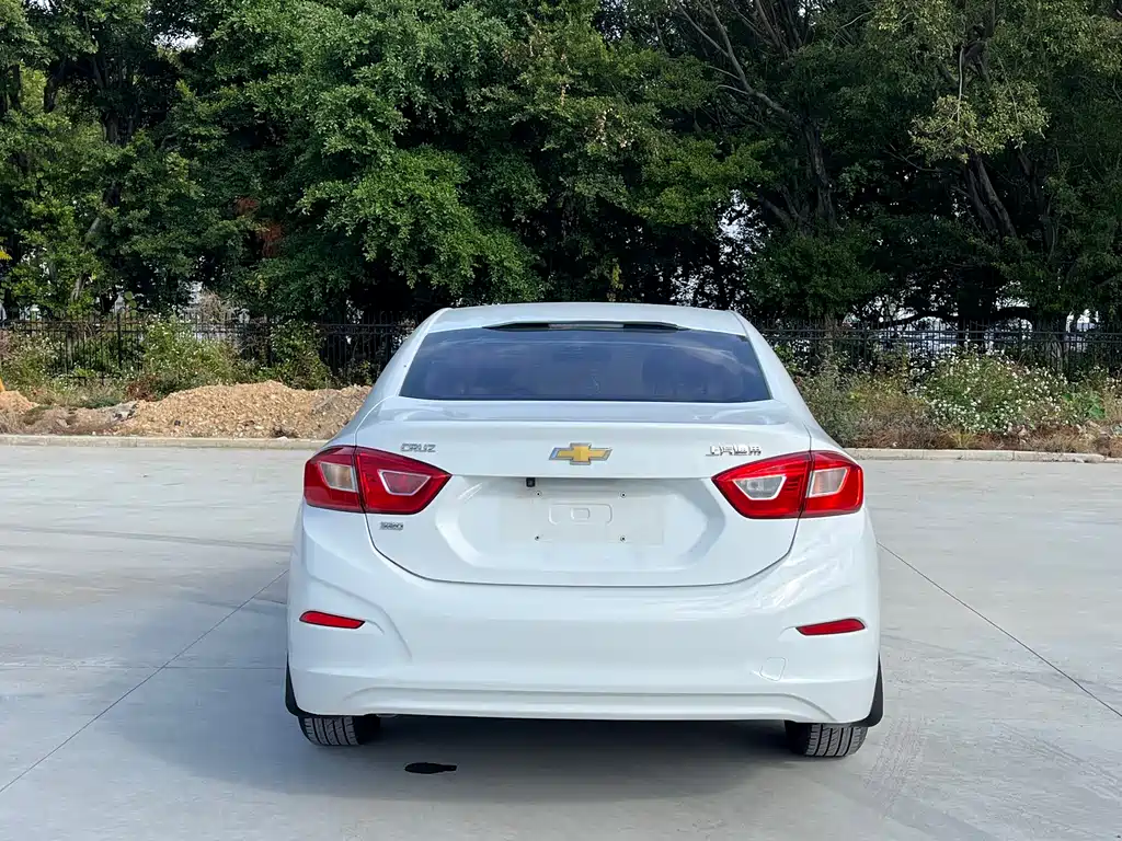 CHEVROLET CRUZE