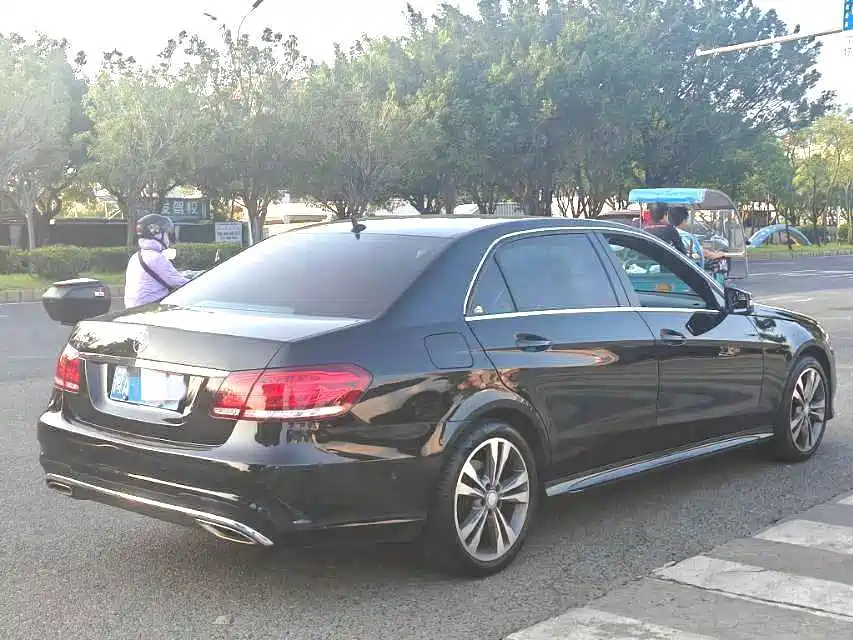 Mercedes-Benz E-Class — миниатюра 4
