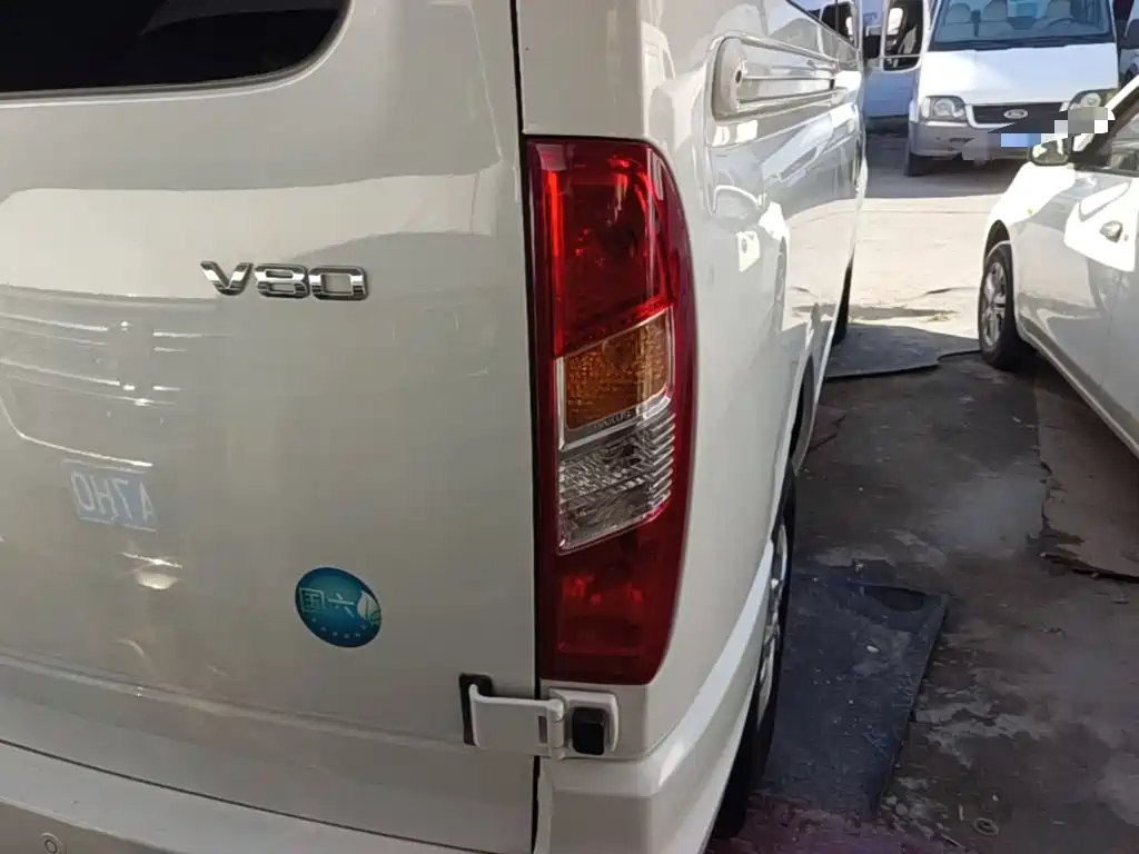 MAXUS V80 — миниатюра 8