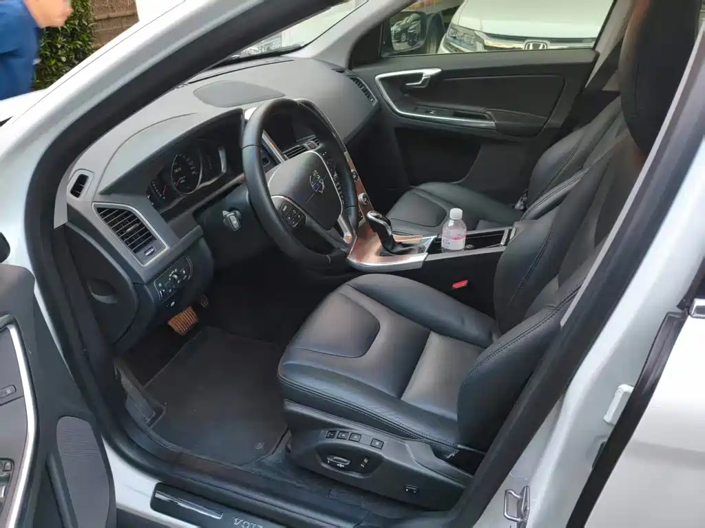 Volvo XC60 — миниатюра 6