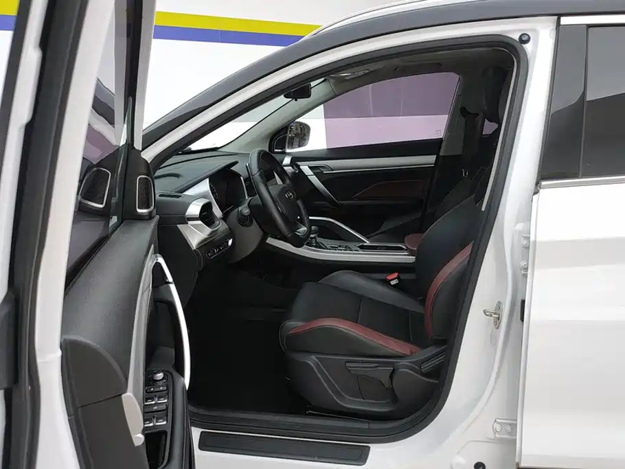 Geely Binyue — миниатюра 9