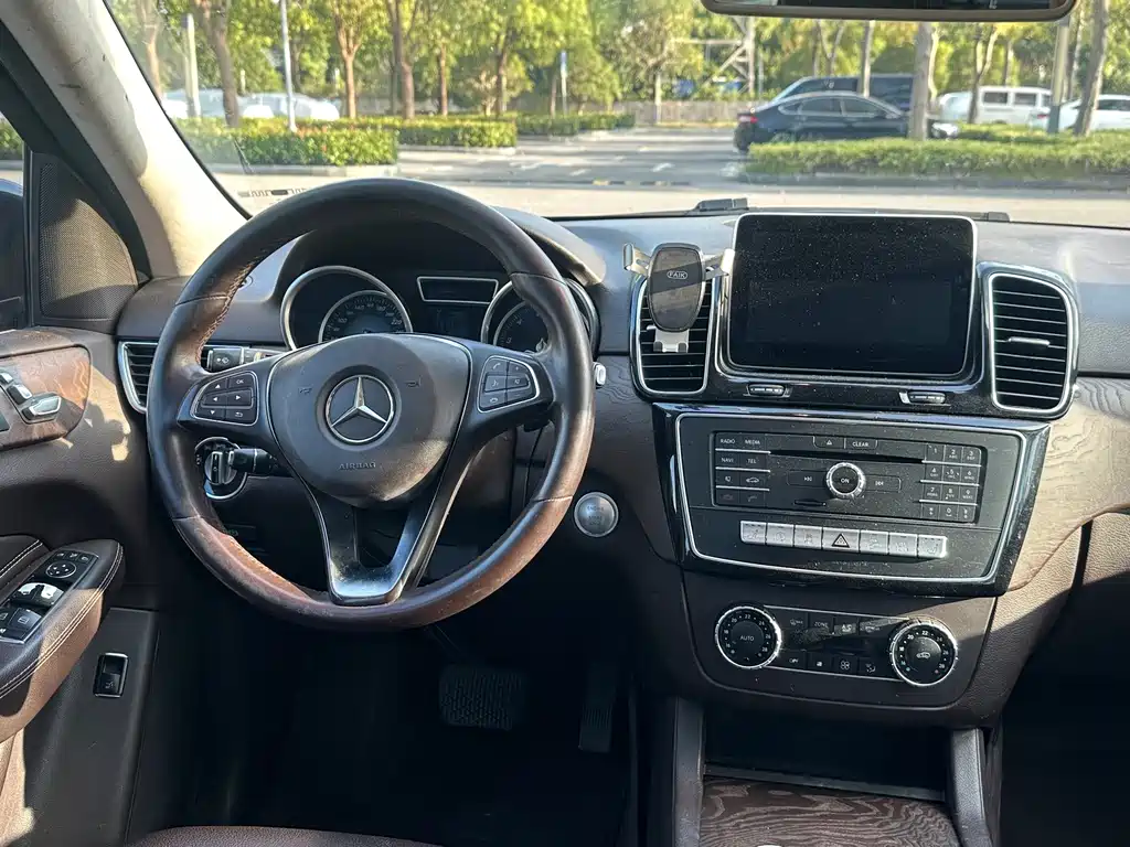Mercedes-Benz GLE (Import) — миниатюра 15