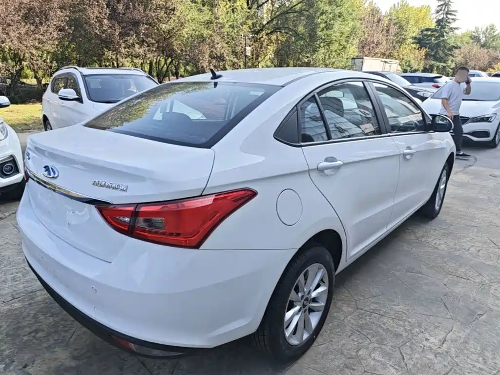 Chery New Energy Arrizo e — миниатюра 7