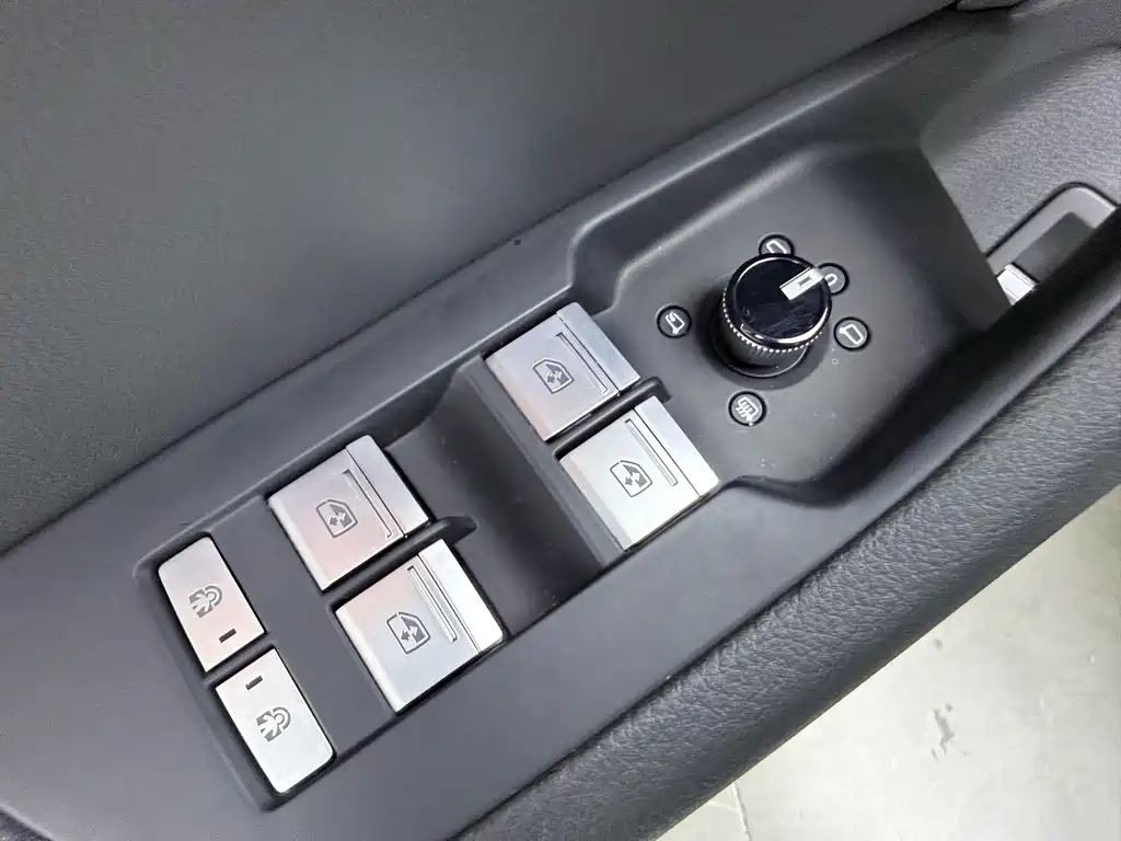Audi A6L — миниатюра 20