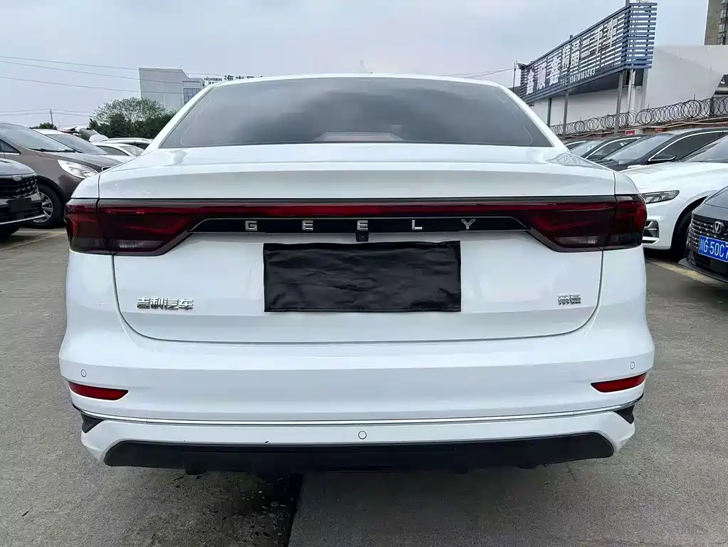 Geely Emgrand — миниатюра 8