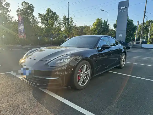 2019 Porsche Panamera