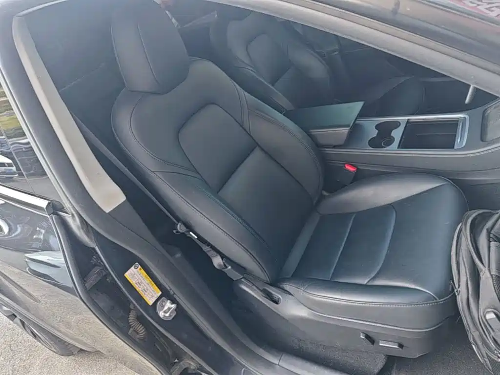 Tesla Model Y — миниатюра 25