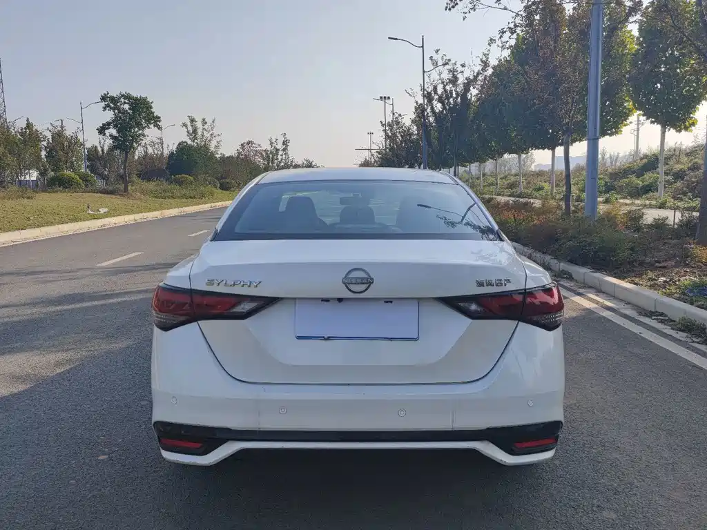 Nissan Sylphy — миниатюра 12