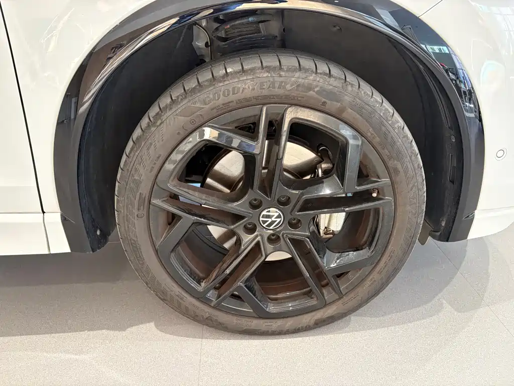 Volkswagen Tiguan L — миниатюра 12