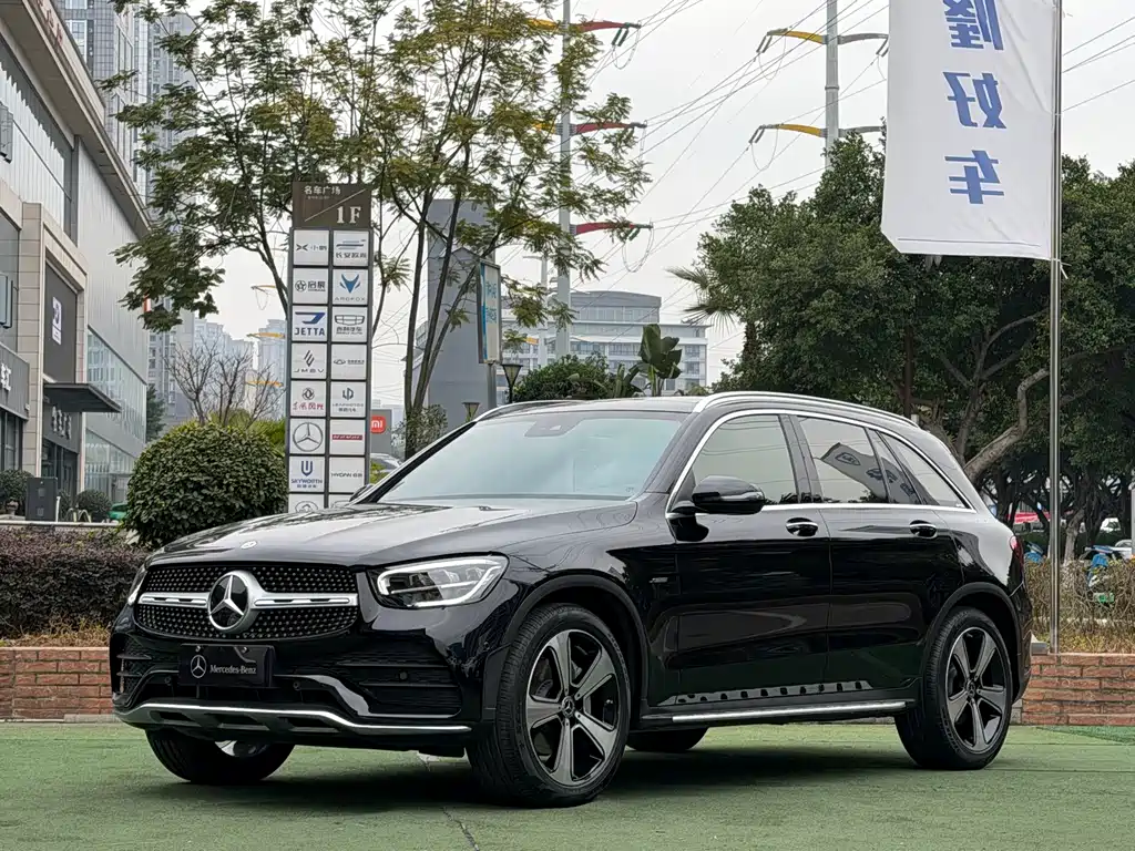 MERCEDES-BENZ GLC