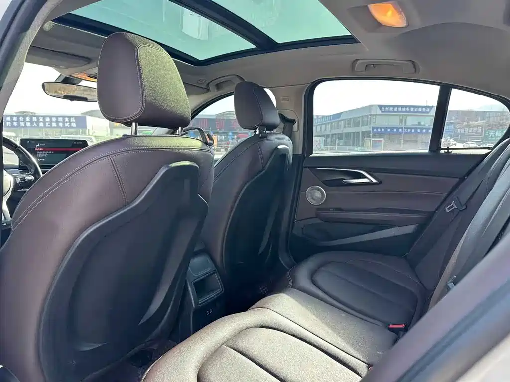 BMW 1 Series - фото 9