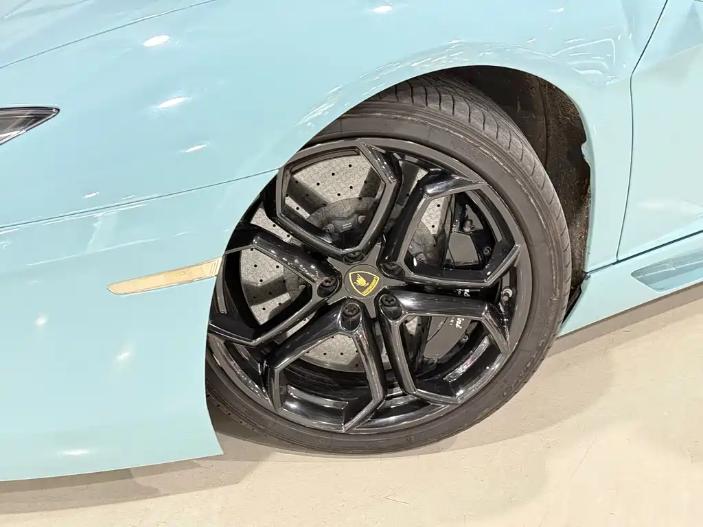 Lamborghini Aventador — миниатюра 14