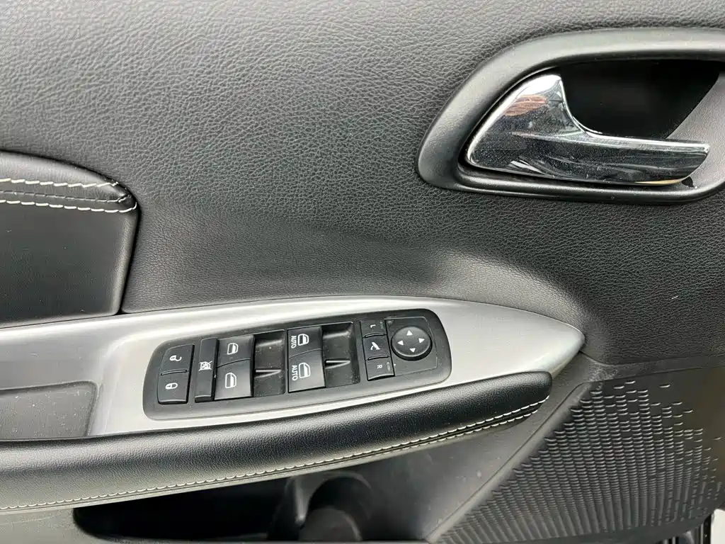 Dodge Journey — миниатюра 16