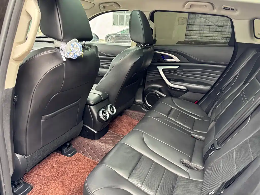 WEI PAI WEI BRAND VV7