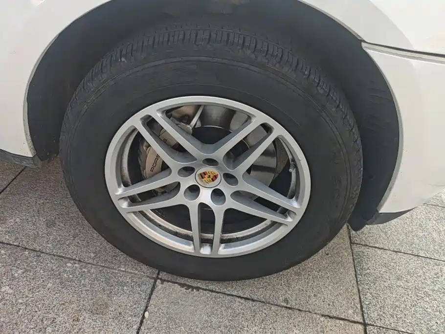 Porsche Macan — миниатюра 6